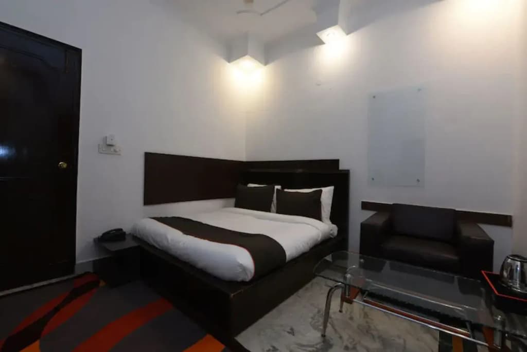 Hotel Shiv Shankara - photo 14