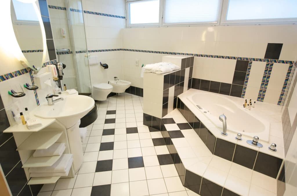 City Hotel Berlin East - photo 8