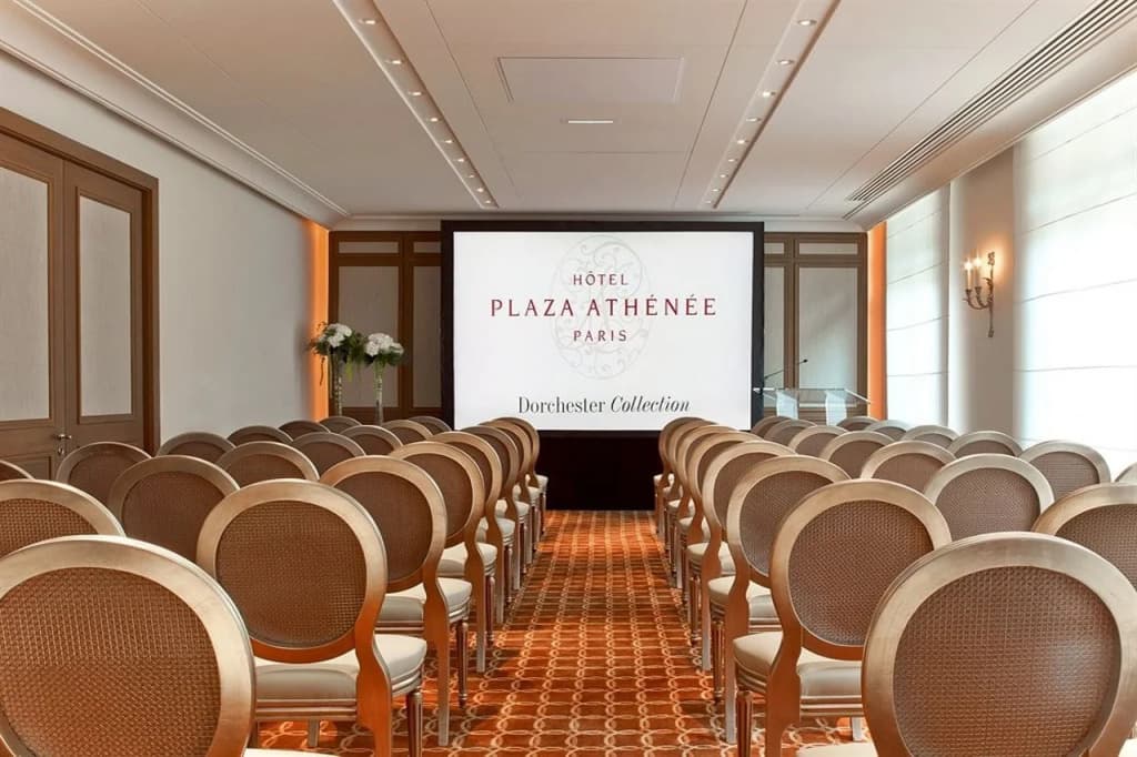 Plaza Athenee Hotel - photo 18