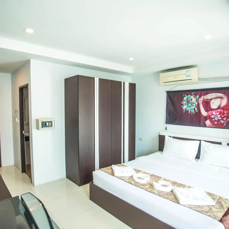 Bad Boys Guesthouse Patong - photo 39
