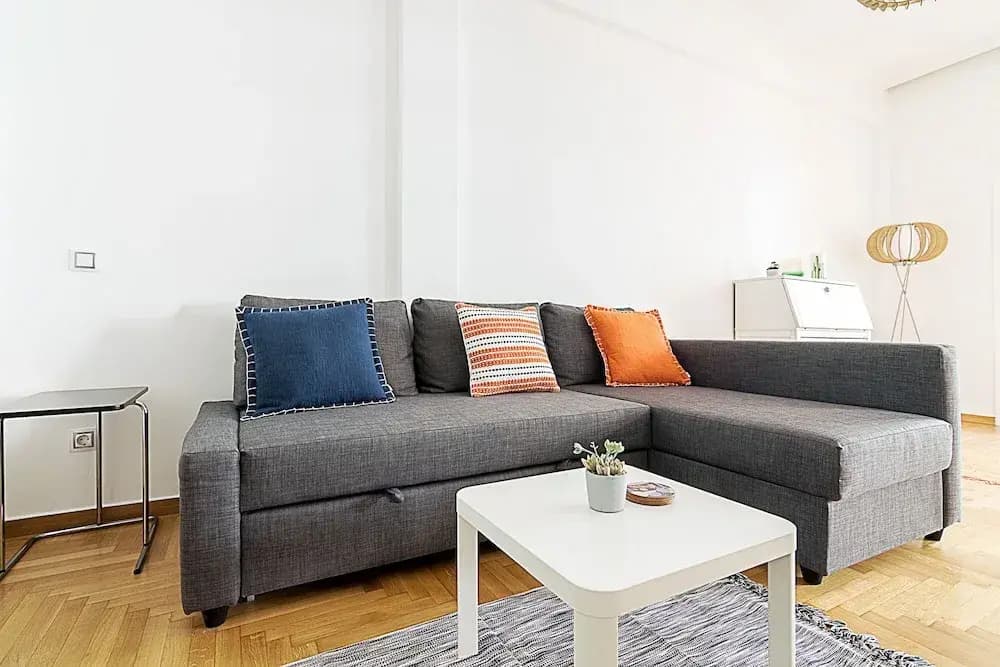 Spacious two bedroom apartment in Central location - photo 3