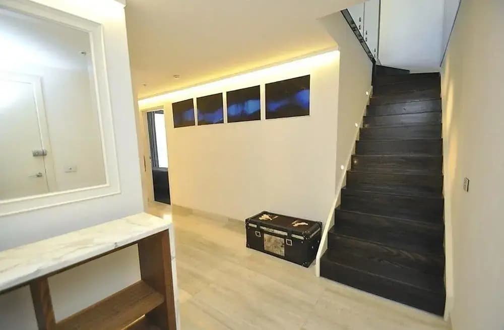 SH147 Sleek Split Level 2BR Surry Hills - photo 9