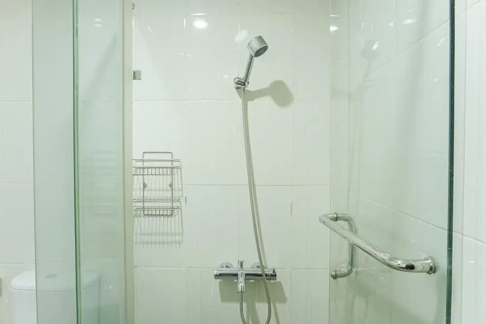 Modern Style 2BR at Tamansari Semanggi Apartment - photo 21