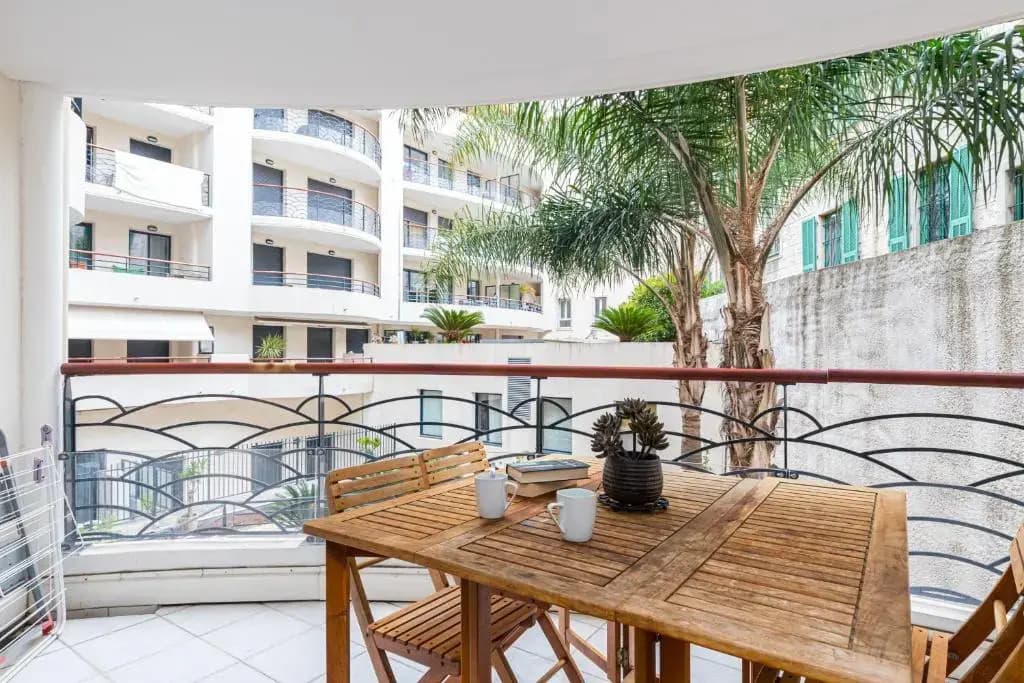 Nice 1 Bedroom downtown Carré d'Or with garage - photo 14