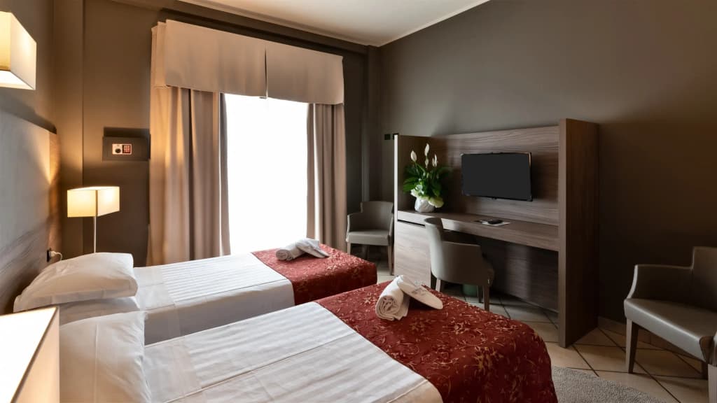Hotel Sunflower - photo 4