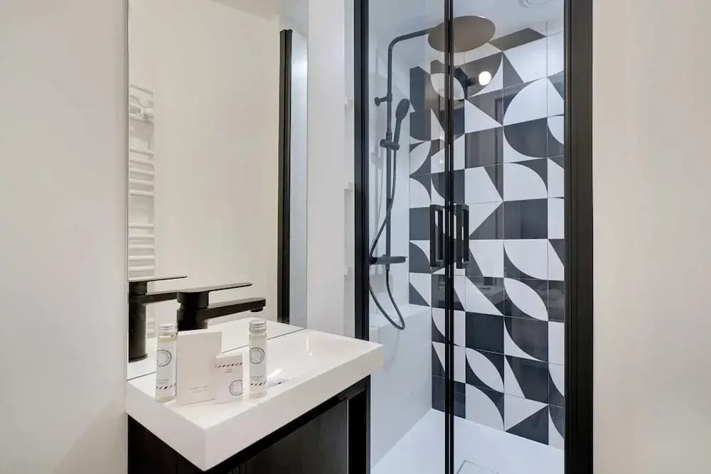 Chic Apartment - 2br/6p - Saint-ambroise - photo 6