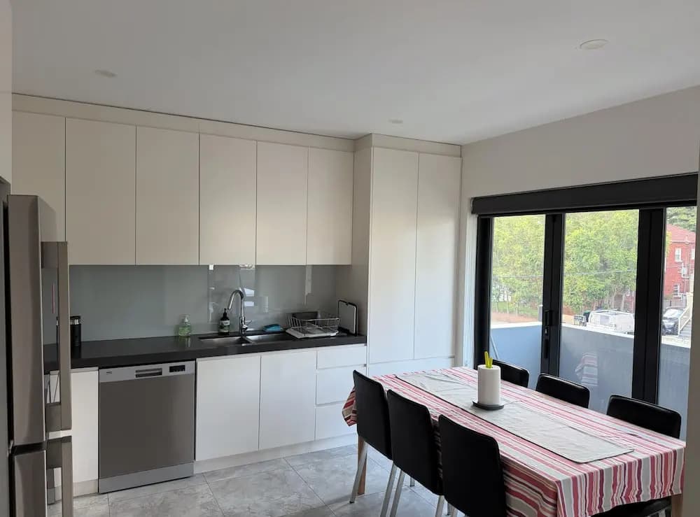 Manly 3 Bedroom Home - Upper Duplex - photo 14