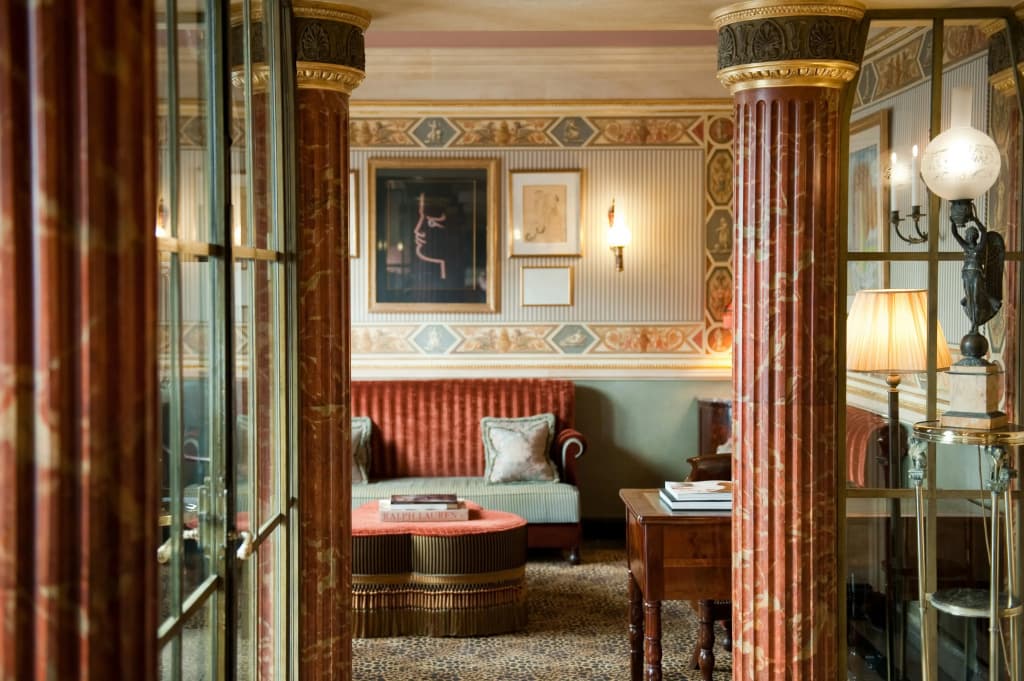 L'Hotel - photo 2
