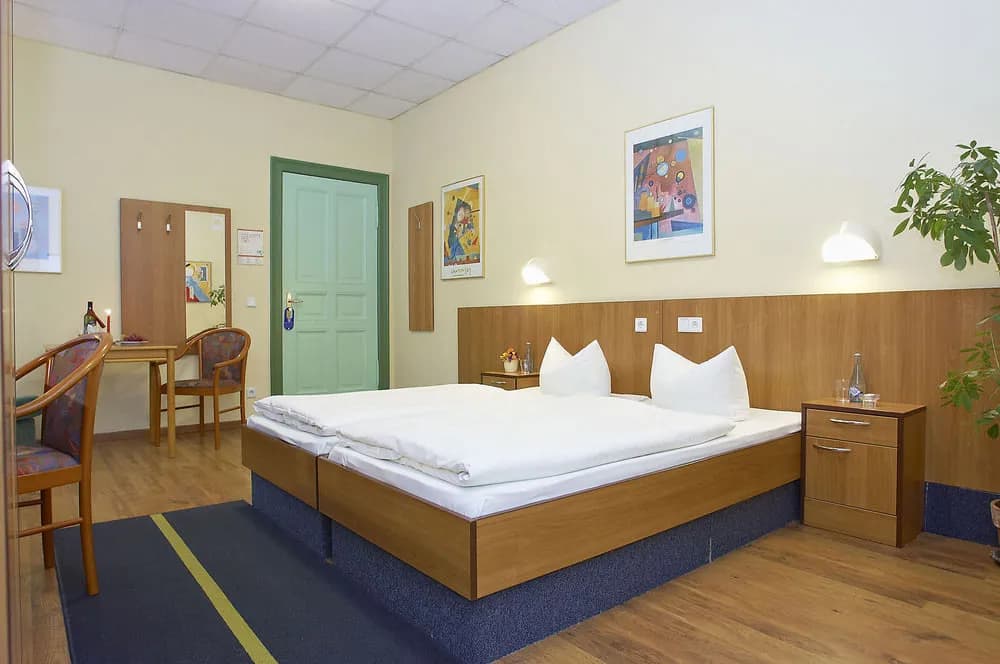 Juncker's Hotel Garni - photo 5