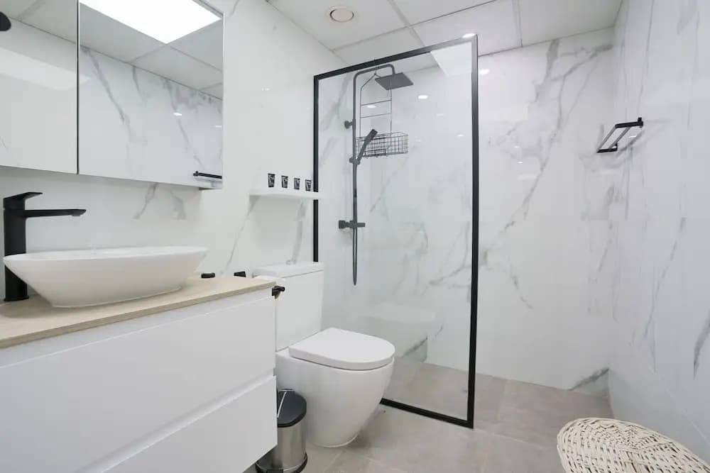 Luxurious Apt with Balcony The Greens Dubai - photo 5