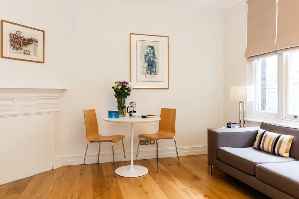 Blueprint Apartments-No 5 Doughty Street - photo 12