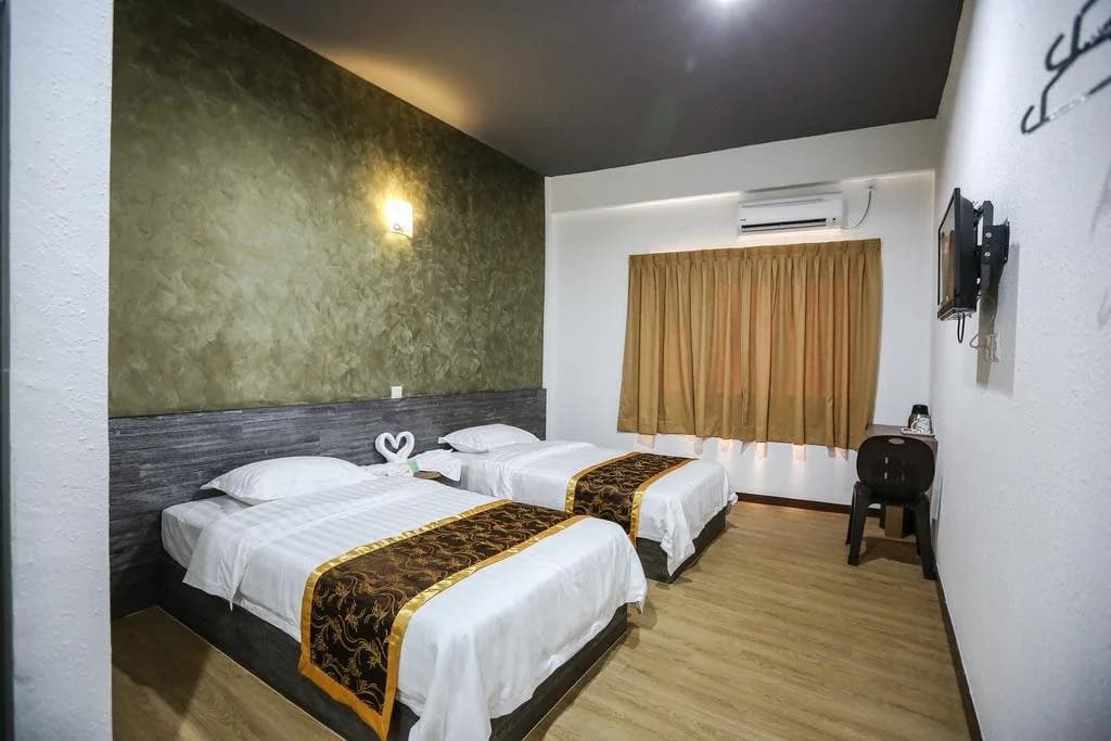New Dawn Hotel - photo 2