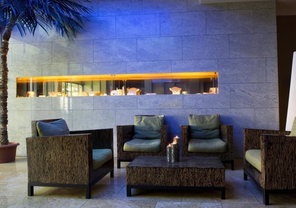 Hotel Max Brown 7Th District - photo 2