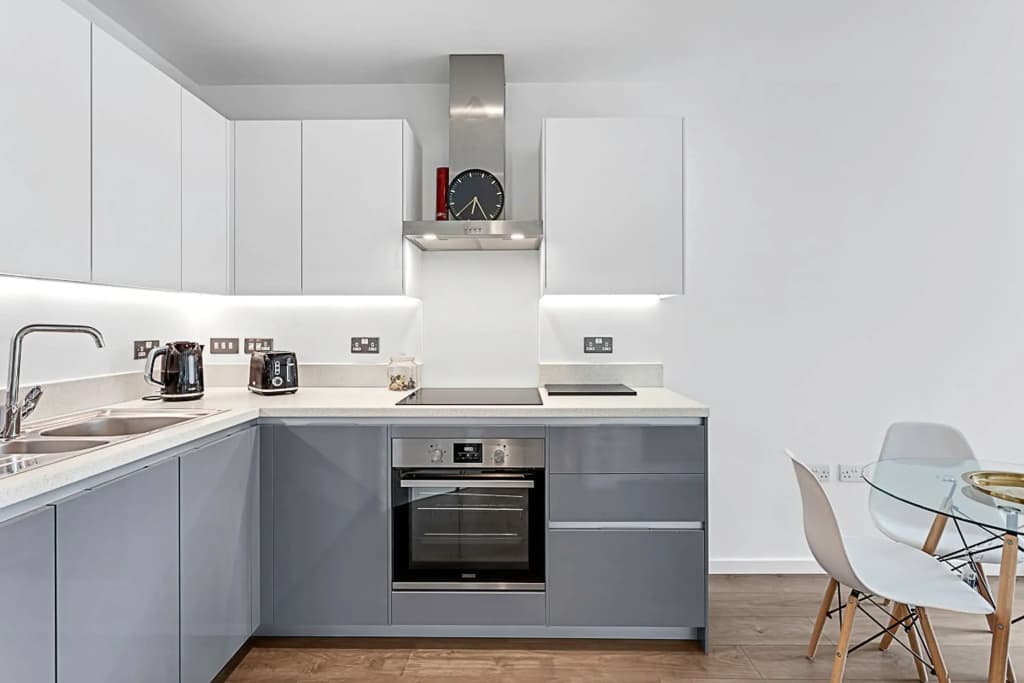 Stylish Flat In Battersea Reach - photo 15
