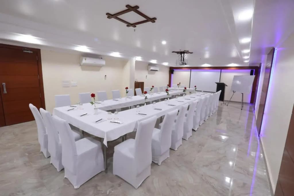 Hotel Surya International - photo 10