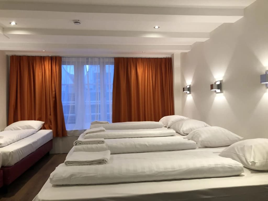 Hotel Damrak Inn - photo 4