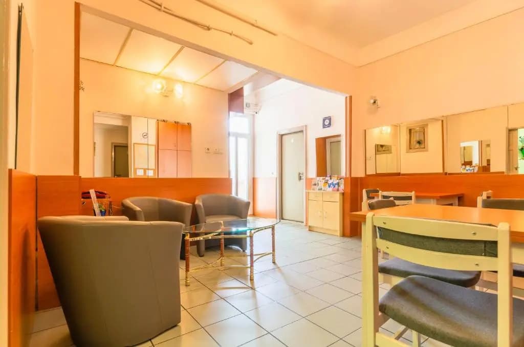 Eitan's Guesthouse - photo 9