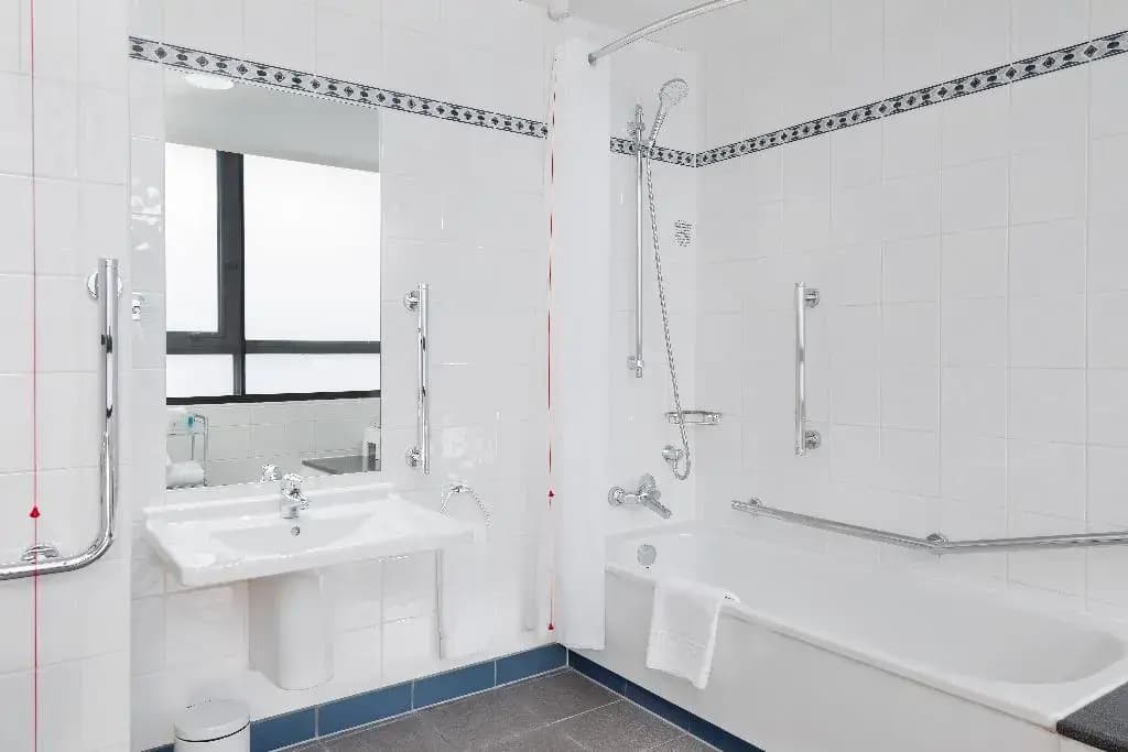 Holiday Inn London-Kensington Forum - photo 8