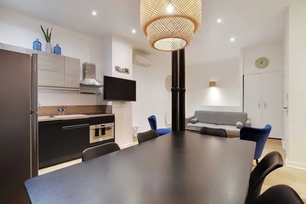 Elegant Apartment - 2bd/6p - Hotel de Ville - photo 6