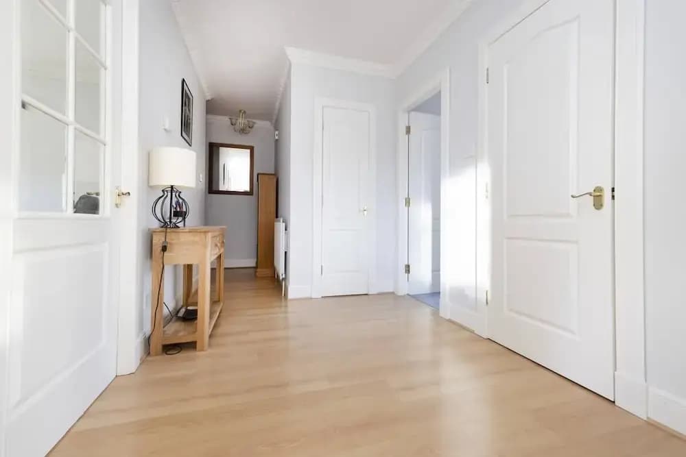 Modern Flat with Free Parking - photo 3