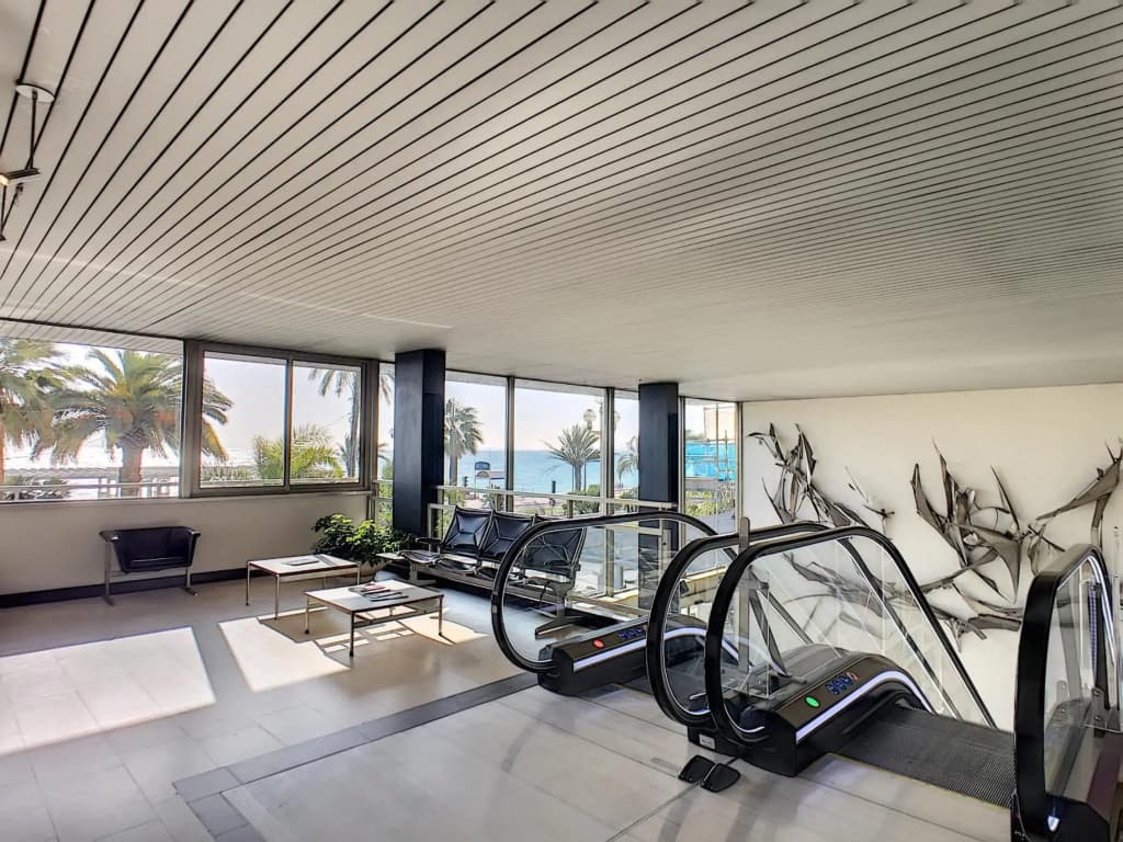 Nice Booking - Royal Luxembourg Piscine - photo 6