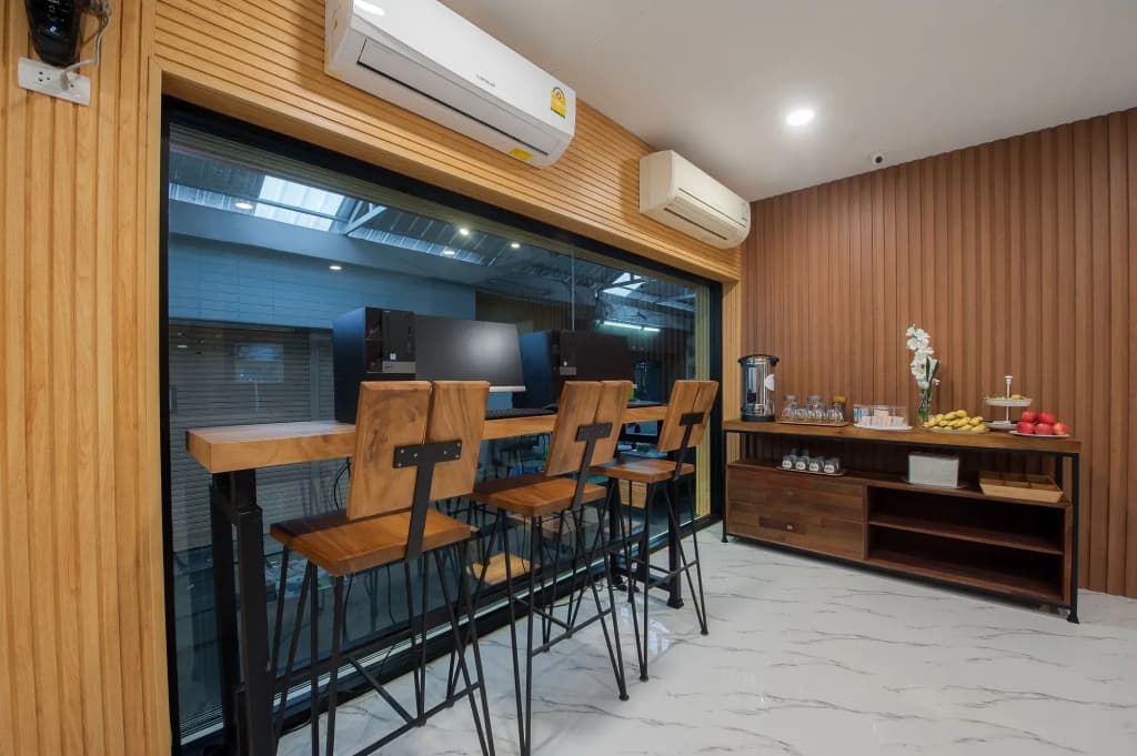 The Moon Night Hotel - photo 3