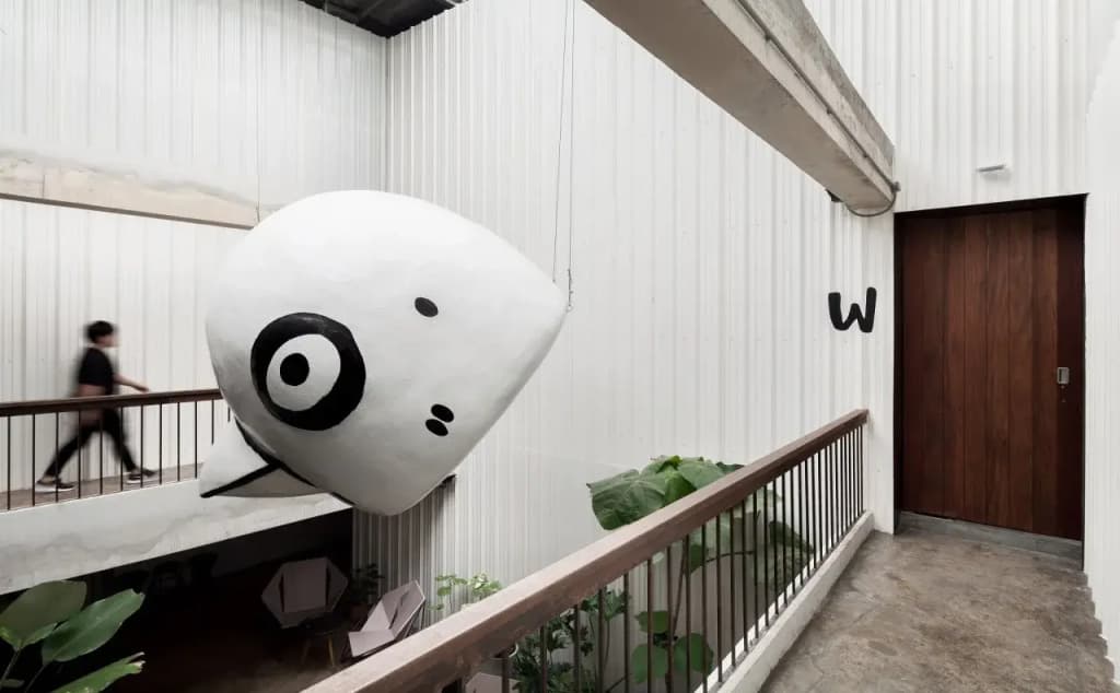 Thunder Bird Hostel - photo 8