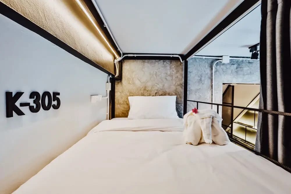 Kampor Co Working Space and Bed - photo 2