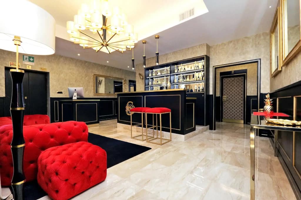 Spanish Diamond Luxury Suites & Jacuzzi - photo 2