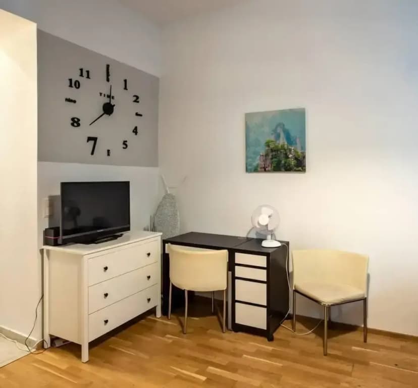 Cozy Designer 1BD Apartment in Heart of Vienna - photo 2