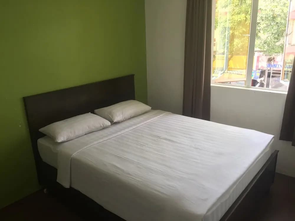 Red Tomato Hotel - photo 4