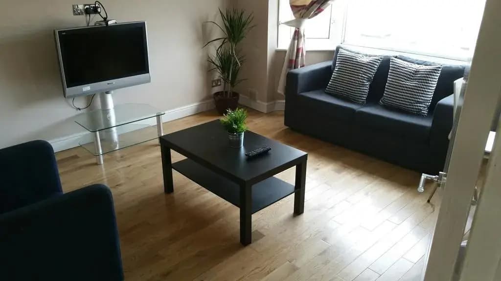 Sutton Place Apartments - photo 10