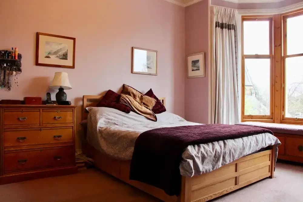 Large Victorian Town House - photo 4