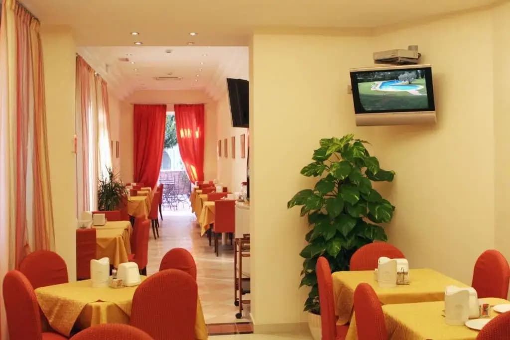Hotel Garibaldi - photo 21