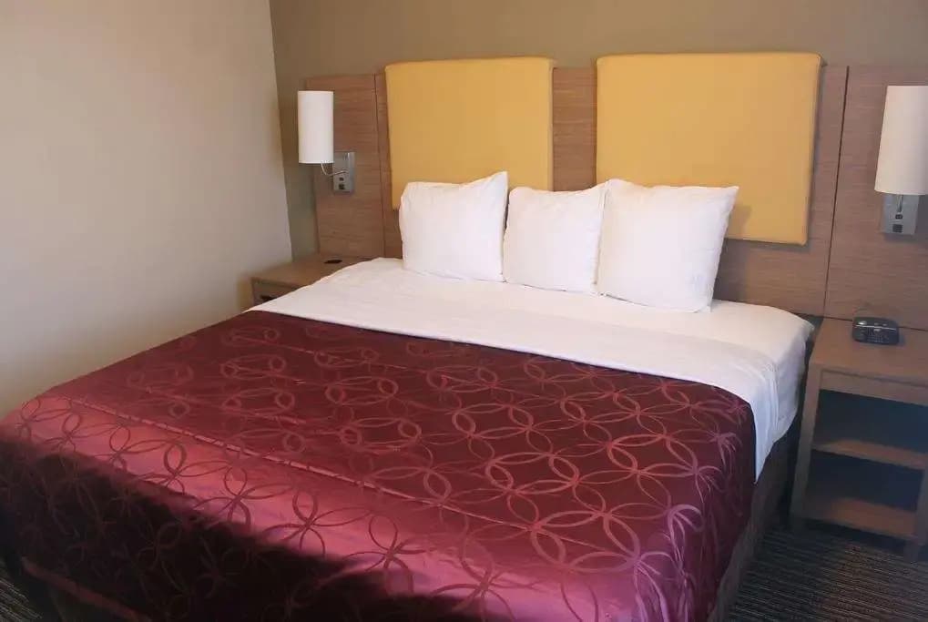 Days Inn by Wyndham Brooklyn Borough Park - photo 5