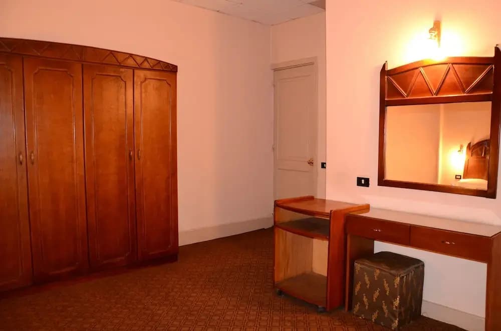 Louris Inn - photo 2