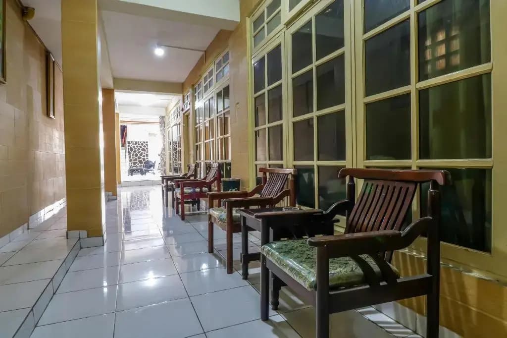OYO 2580 Hotel Puri Royan - photo 10