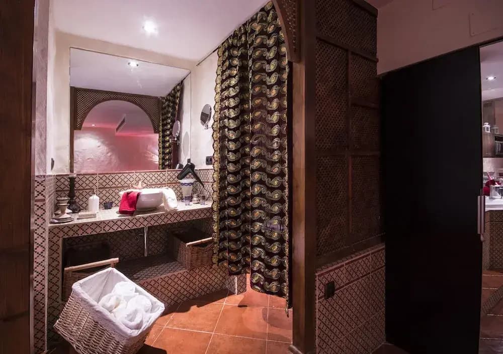 Alaia Holidays Apartments And Suite Caballero De Gracia - photo 4