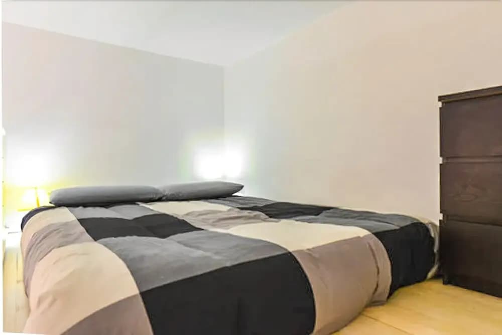 Modern Apartment in a Central Location - photo 2