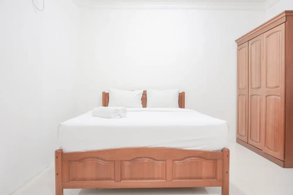Fully Furnished And Comfy 2Br Apartment At Gajah Mada Mediterania - photo 2