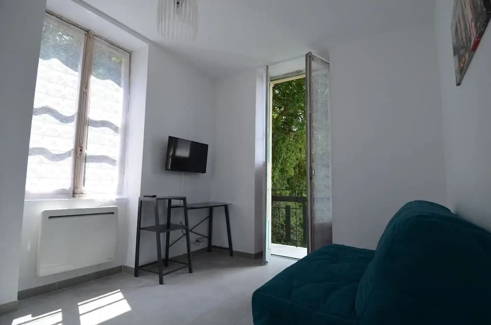 Quiet Modern Studio In The Heights Of The Port Of Nice - photo 6