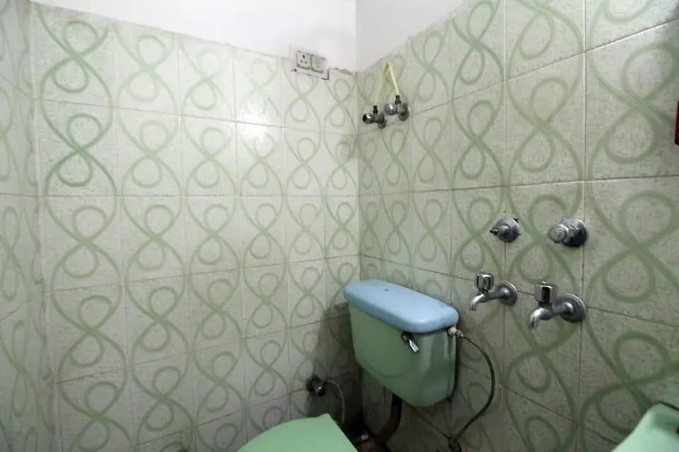 VIP Deluxe Hotel - photo 3
