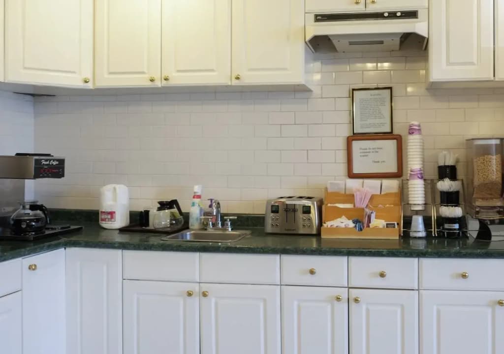 JFK Inn - photo 19