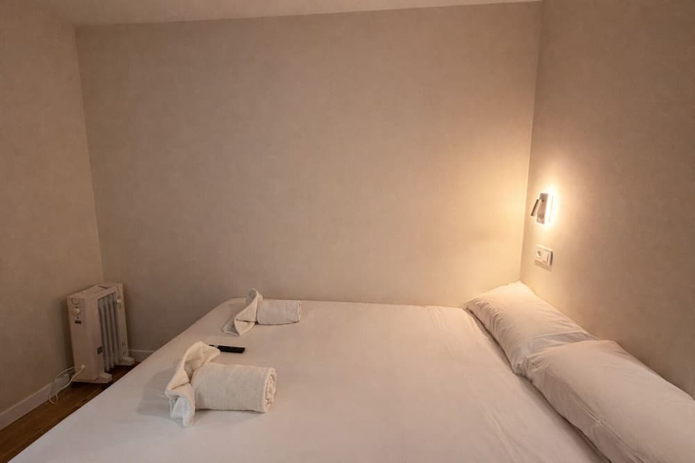Hostal Bernabeu 2 - photo 11