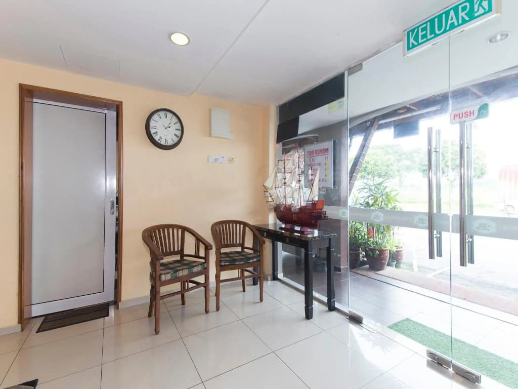 OYO 415 Straits Settlement Inn - photo 2