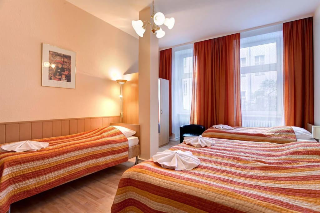 Hotel Am Savignyplatz - photo 2