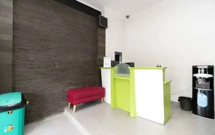 Urbanview Hotel Bizhome Artha Gading Boulevard by RedDoorz - photo 2