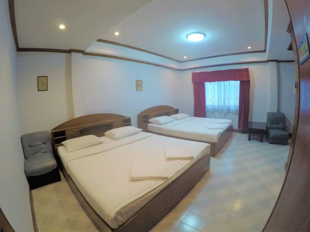 Break Point Patong Hotel - photo 12