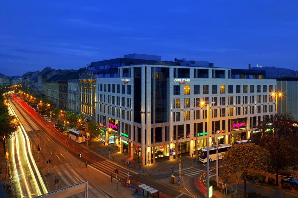 Courtyard by Marriott Budapest City Center - photo 21