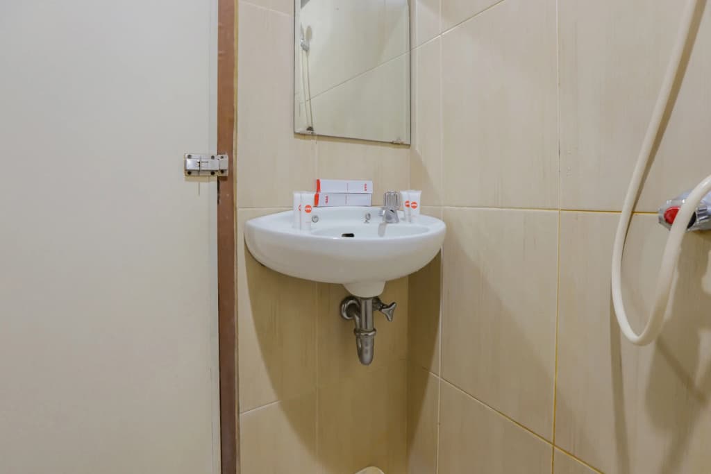 Hotel Senen Indah Syariah - photo 10